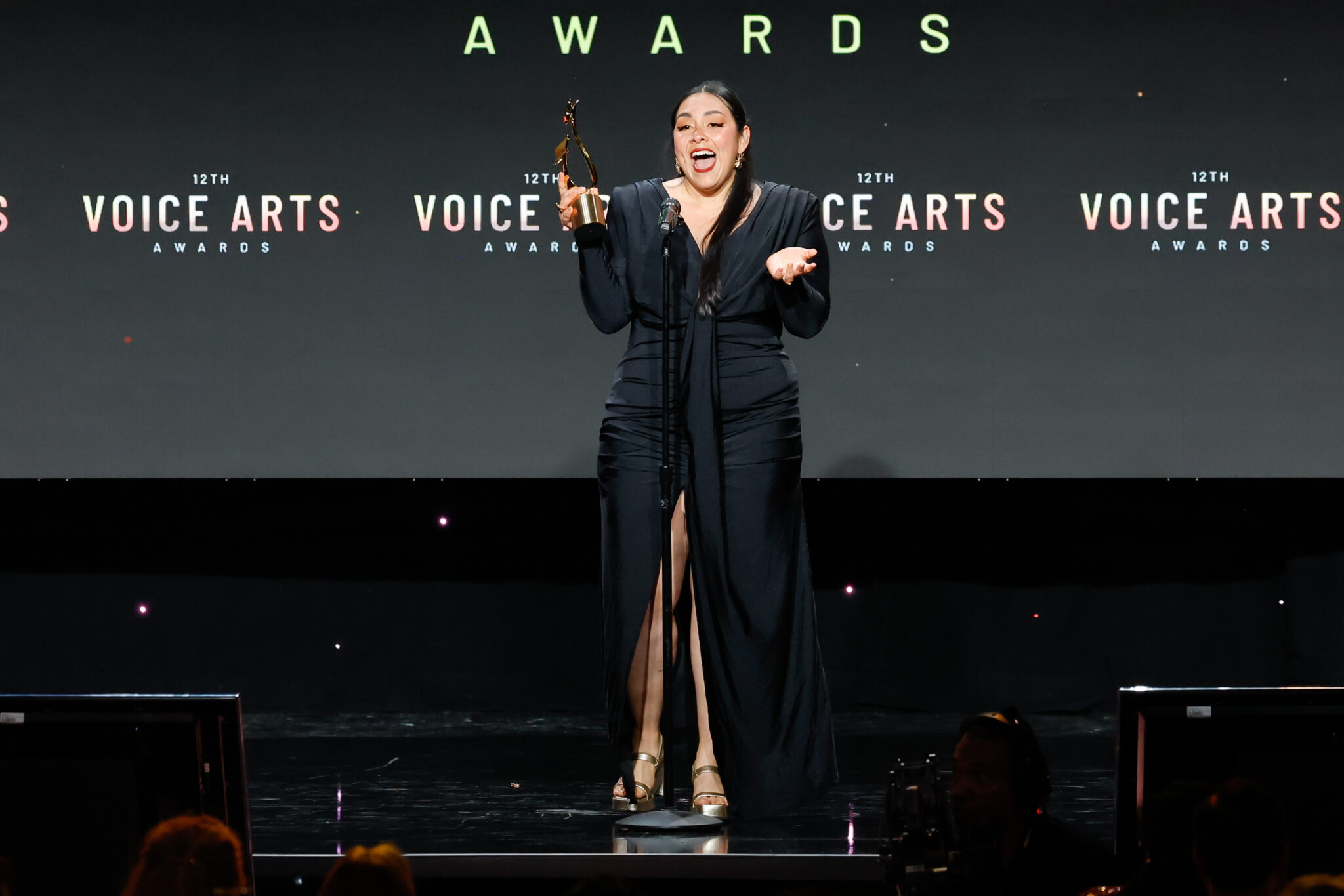 LAURA MENDOZA HACE HISTORIA EN LOS OSCAR DE LA VOZ, LOS PREMIOS SOVAS